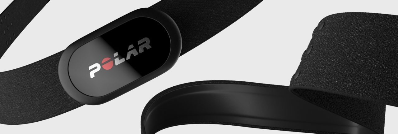 Polar H10 fascia toracica su sfondo chiaro